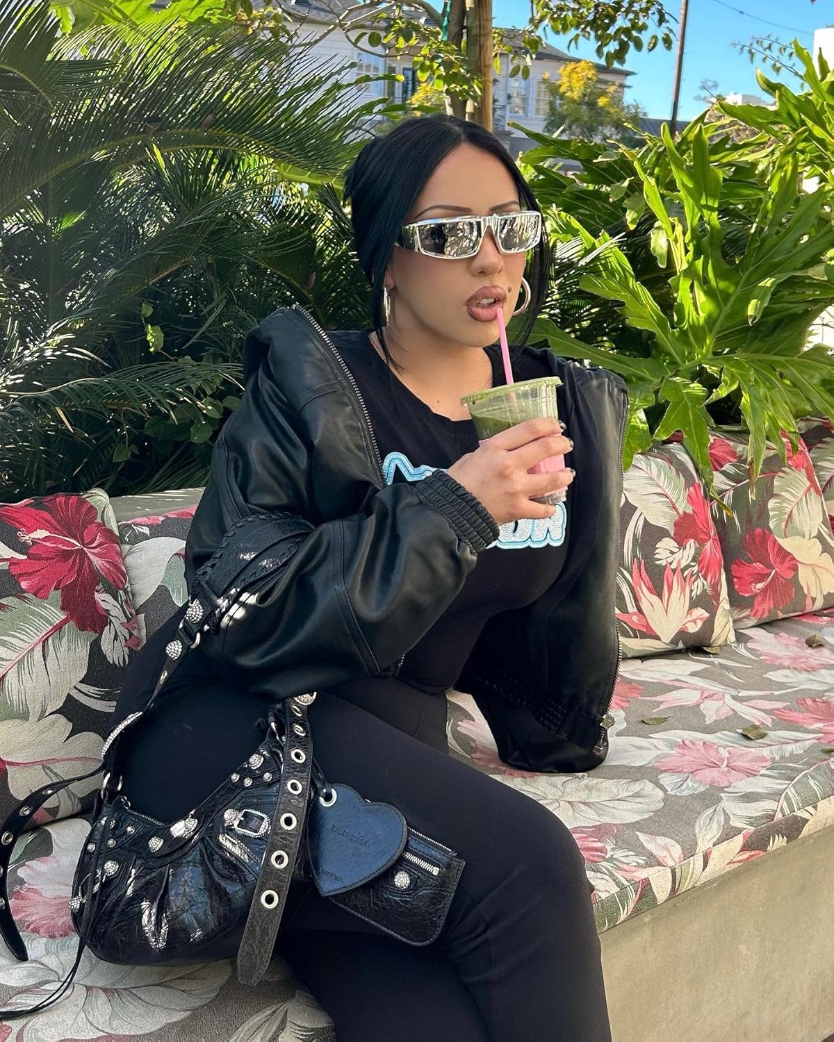 GUVIVI Wrap Around Trendy Sunglasses For Womens Men Fashion Futuristic Rectangle Sunglasses Thick Chunky Sun Glasses Eyewear - Image 3